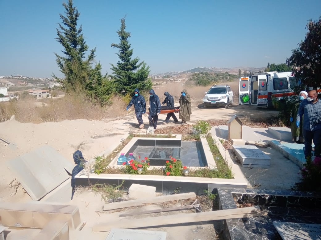  دفن حالة وفاة جراء فيروس كورونا في منطقة رشكنانيه في قضاء صور