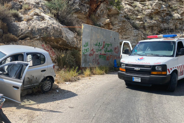 الدفاع المدني يتصدى لحادث سير على طريق عام بلدة الزرارية 