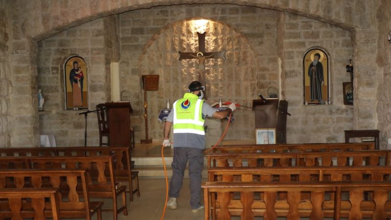 الدفاع المدني يعقّم 30 كنيسة و 610 مساجد من فيروس كورونا
