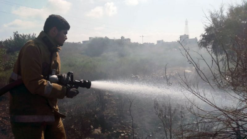 الدفاع المدني يخمد حريقاً في بلدة المعشوق