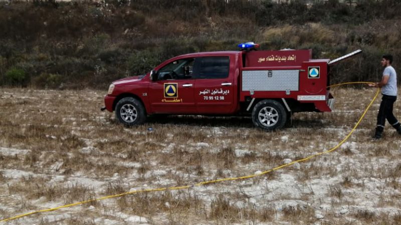 فرق الاطفاء تخمد حريقاً في بلدة معروب الجنوبية 