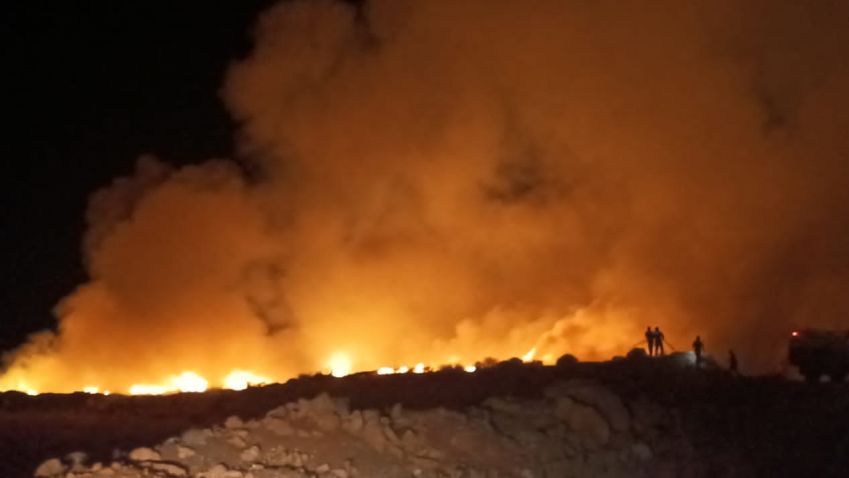 فوج اطفاء بعلبك يخمد حريقاً شب ليلاً في بلدة شعث واخر في دورس 