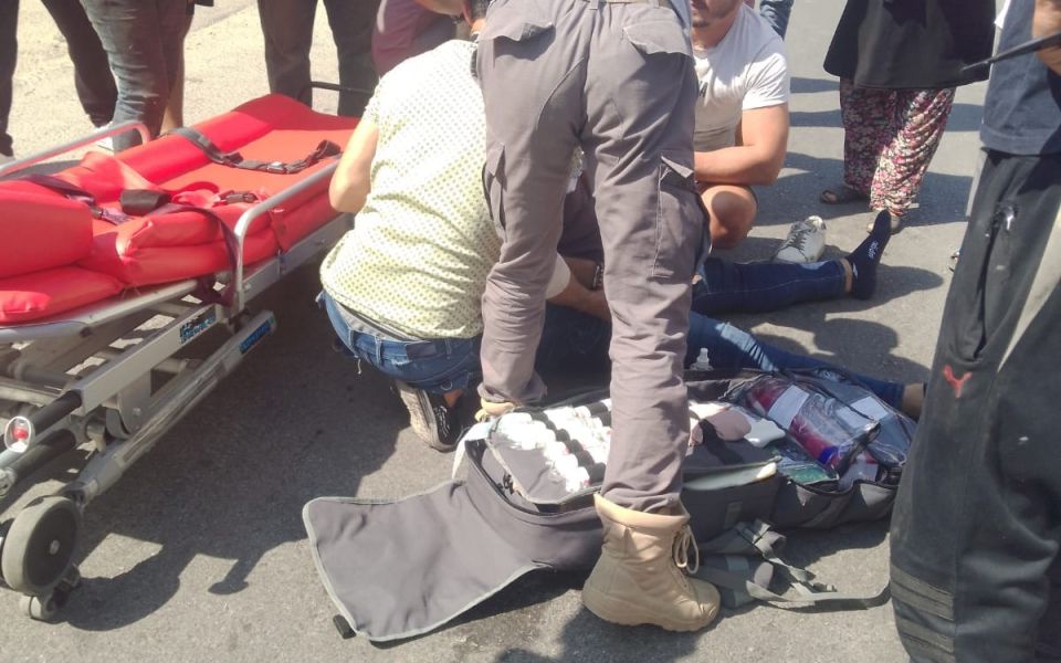 الدفاع المدني يتصدى لحادث سير في بلدة حاروف 