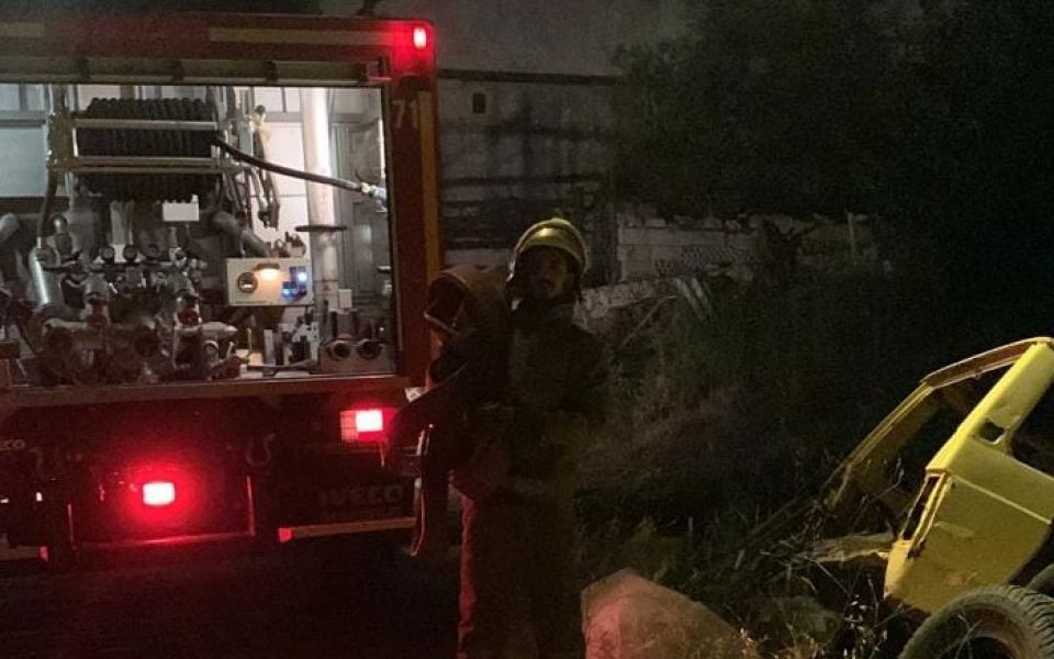 فوج اطفاء بنت جبيل يخمد حريقاً شب ليلاً في بلدة صفد البطيخ