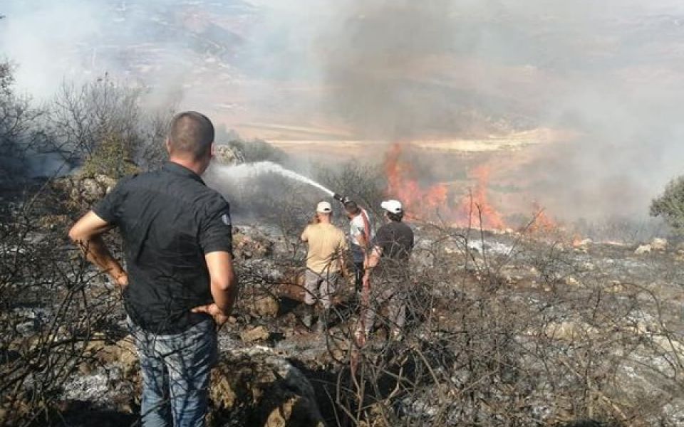 اخماد حريق ضخم اندلع في احراش (كفرتبنيت_الخردلي)