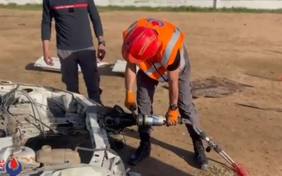 بالفيديو: الدفاع المدني يختتم دورة متخصصة في الإنقاذ والإطفاء ببلدة تولين