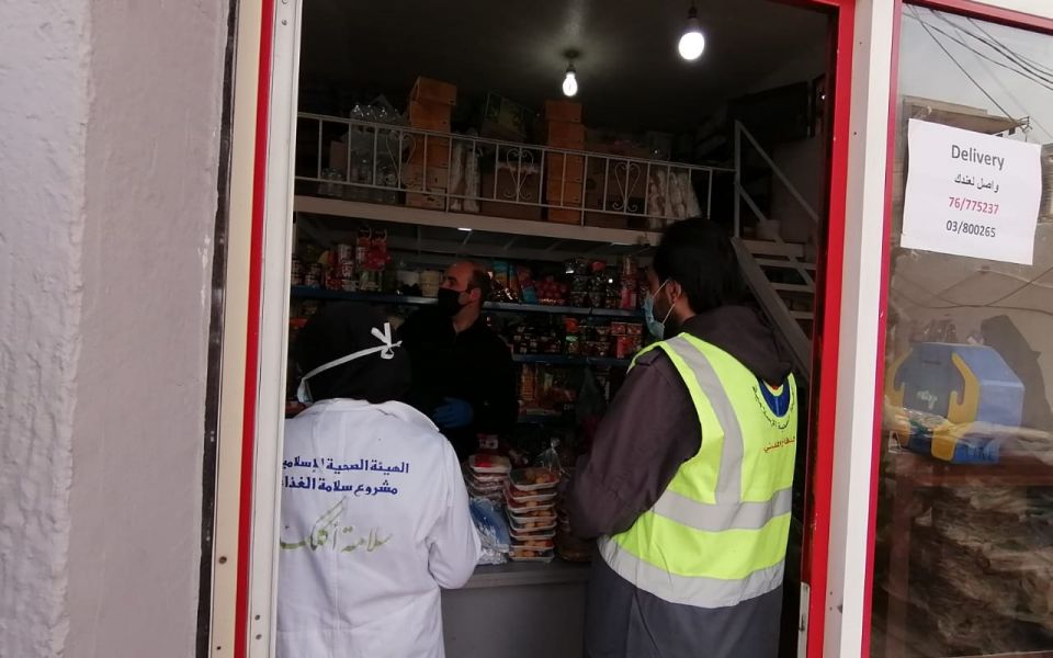 مديرية البقاع تنفذ حملة توعية لاصحاب المحال والمؤسسات التجارية  في الهرمل 