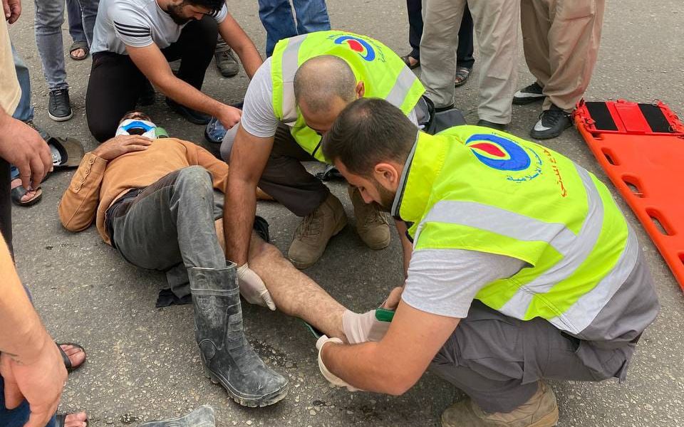 فرق الاسعاف والانقاذ تتصدى لحادث سير على طريق عام جبشيت