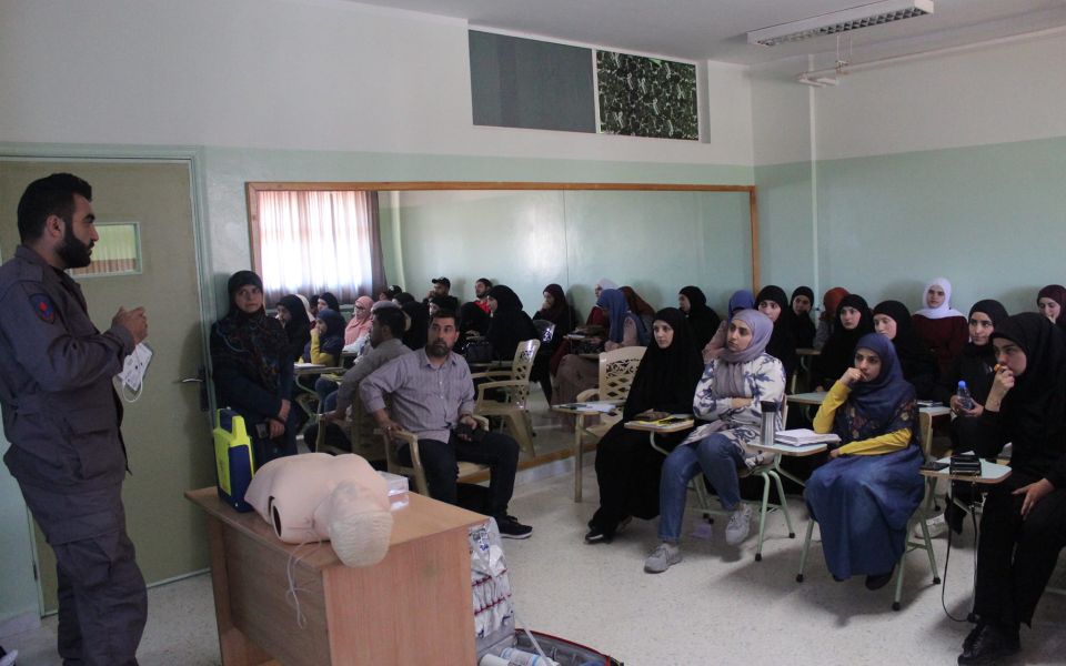 دورة اسعافات أولية (CPR) لطلاب معهد السيد عباس الموسوي في البقاع 